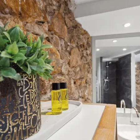 La Confidentielle - Balneo - Sauna - Hypercentre - Ac Apartamento Cannes